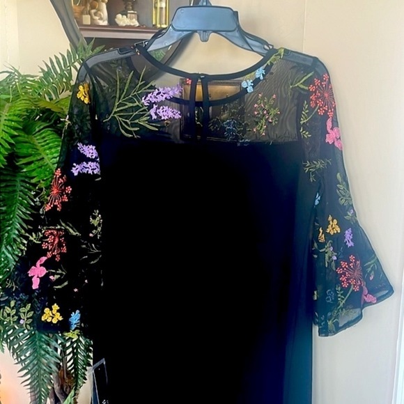 Brand New AGB Black Sheath Dress Mesh Bell Sleeves w/ Embroidered Flowers Floral - Picture 11 of 15